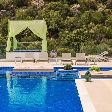 Calikusu Magnificent Ultraluxury וילה